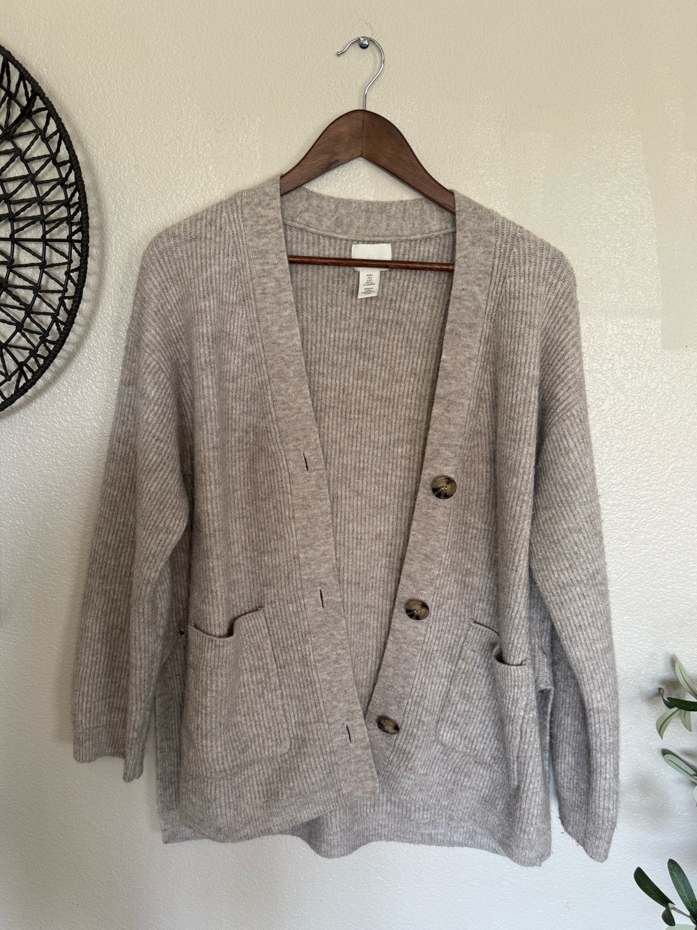 🍂 H&M Neutral Taupe Ribbed Button-Front Cardigan